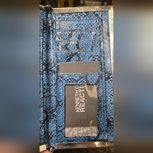 Kenneth Cole Reaction STUNNING Faux Blue Snakeskin & Chrome Wallet 7.5"×4" - Picture 6 of 9